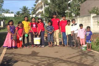 childrens-involved-in-protection-of-plants-in-haveri