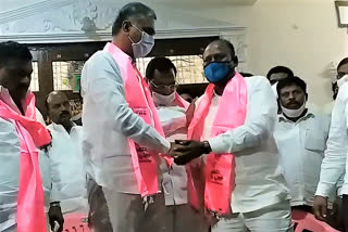 sitting-corporator-anjaiah-yadav-join-in-trs-in-the-presence-of-minister-harish-rao