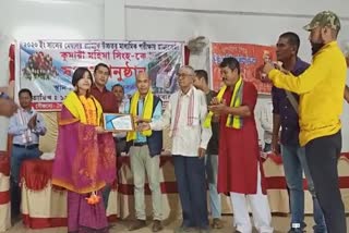 felicitation-of-mohima-sinha-at-karimganj