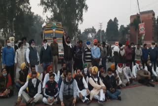Clash between SGPC and MLA Nagra over stoppage of development works in Fatehgarh sahib