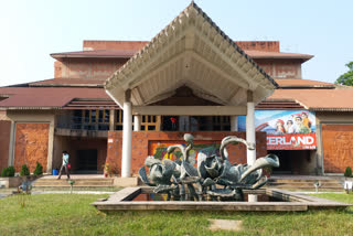 soumitra_chatterjee's_movie_shown_in_gitanjali_hall_inbolpur