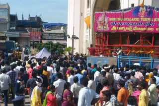 telangana bjp president visit  temple near Charminar