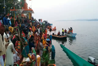 Arghya given to the setting sun in Bhopal