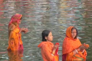 Worship on the third day of Chhath in Dhanbad