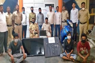 Detention of three house thieves in Hubli