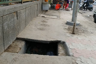 Risk of accidents due to open drains in Delhi's Raghubir Nagar