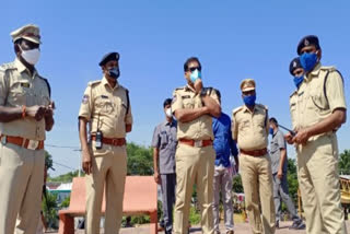 IG Stephen Ravindra inspecting the Tungabhadra Pushkara Ghats