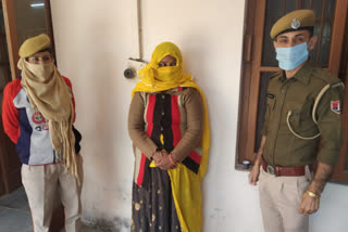 Female liquor smuggler arrested in Ajmer, अजमेर में हिस्ट्रीशीटर मुन्नी गिरफ्तार