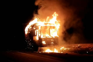 truck caught fire in dhar