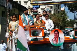 congress candidate chandrakala campaign in gandhinagar