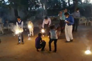 bhandara collector celebrate diwali with orphans