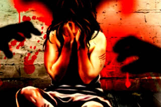 Minor girl raped  raped at gunpoint  Lahore girl raped  culprit arrested  rape news  പീഡന വാർത്തകൾ  റേപ്പ് വാർത്ത  പ്രായപൂർത്തിയാകാത്ത പെൺകുട്ടിയെ പീഡിപ്പിച്ചു  തോക്കുചൂണ്ടി ഭീഷണിപ്പെടുത്തി പീഡിപ്പിച്ചു  പ്രതി പിടിയിൽ  ലാഹോറിൽ പെൺകുട്ടിയെ പീഡിപ്പിച്ചു