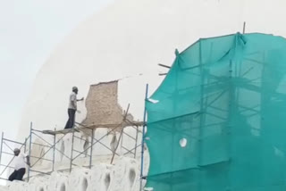 repairing work of dome in hazrat khwaja ganj bakhsh dargah gulbarga