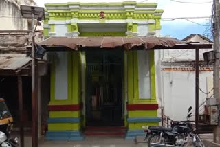 Thief Chain Snatching in temple