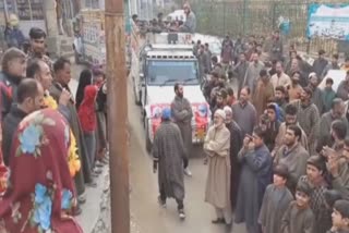 Candidates road show in Kulgam to woo voters