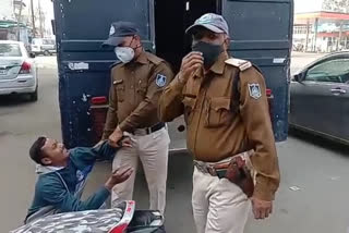 Ujjain Police sending people to jail for not wearing mask