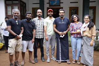 Packup for Parvathy-Biju Menon movie  പാർവതി-ബിജു മേനോൻ ചിത്രത്തിന് പാക്കപ്പ്  പാർവതി-ബിജു മേനോൻ  പാർവതി-ബിജു മേനോൻ വാര്‍ത്തകള്‍  ഛായാഗ്രഹകന്‍ സാനു ജോണ്‍ വര്‍ഗീസ്  cinematographer sanu john varghese