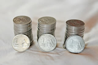 Rupee Settles 5 Paise Higher At 74.11 Against US Dollar