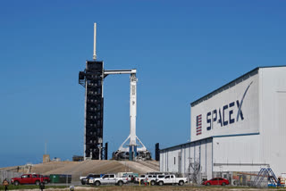 SpaceX delays launch of Starlink due to poor weather