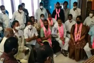 minister srinivas goud in trs manifesto celebrates at ramnagar