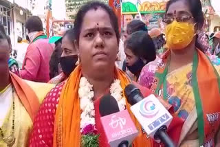 boundhanagar bjp corporator candidate mekala keerthi campaign in division