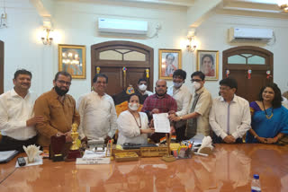 marathi-natya-nirmata-sangh-met-to-mumbai-mayor-to-discuss-their-problems