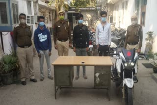Pul Prahladpur police arrested 3 miscreants