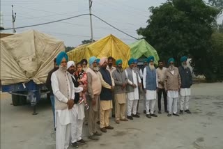 Farmers set up special trolleys  for march to Delhi in Faridkot