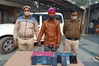 delhi police arrested a thief in Shaheen Bagh