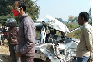 road accident on bilhaur-bangarmau road