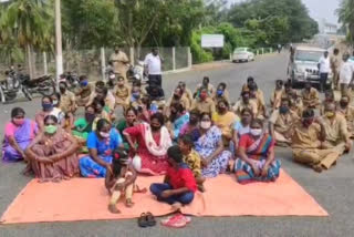 Dharna with family of sugar mill drivers asking for permanent pay!