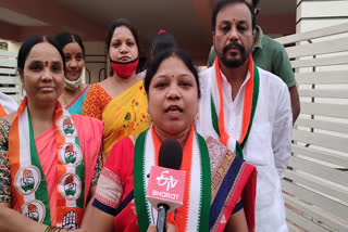 rk puram congress candidate nirmala campaign in division