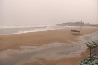 Strong winds at Mamallapuram ahead of the expected landfall of CycloneNivar between Karaikal and Mamallapuram during midnight today