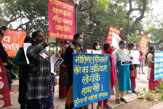 Women organizations protest for increasing crimes against women at Jantar Mantar