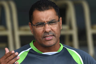 Waqar expects tight contest between India and Australia