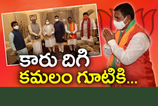 కారు దిగి కమలం గూటికి చేరిన స్వామిగౌడ్​...