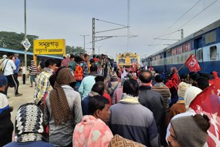 বিক্ষোভ বামেদের