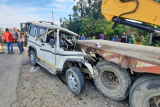 Seven killed as car rams into truck in Assam