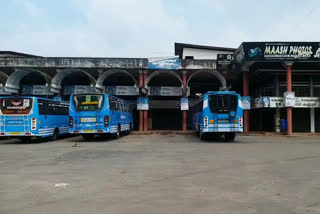 nationwide trade union strike kannur  കണ്ണൂരില്‍ കടകമ്പോളങ്ങള്‍ പൂര്‍ണമായും അടഞ്ഞുകിടക്കുന്നു  ദേശീയ പണിമുടക്ക് കണ്ണൂര്‍  ദേശീയ പണിമുടക്ക് വാര്‍ത്തകള്‍  nationwide trade union strike news  trade union strike kannur