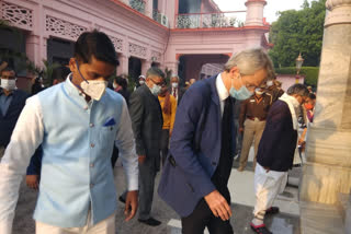 गोरखपुर दौरे पर फ्रांसीसी राजदूत इमैनुअल लेनिन .