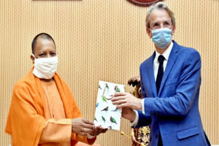 French Ambassador visits Gorakhnath temple