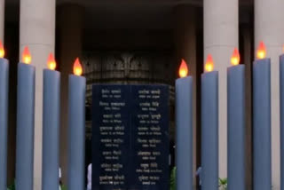 Families of 26/11 attack victims pay homage  Mumbai Attack  victims pay homage  26/11  മുംബൈ ഭീകരാക്രമണം; വീരമൃത്യു വരിച്ചവര്‍ക്ക് ആദരാഞ്ജലികള്‍  മുംബൈ പോലീസ്  മുംബൈ ഭീകരാക്രമണം  ആദരാഞ്ജലികള്‍