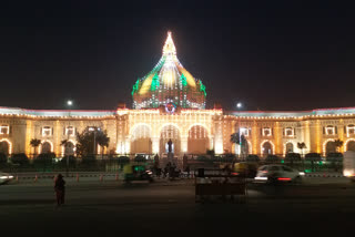 संविधान दिवस पर सजी यूपी विधानसभा