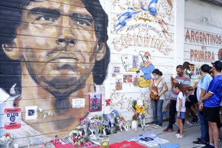 Thousands lining up to farewell Maradona at Casa Rosada