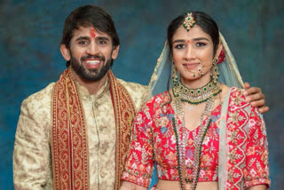 wrestler BajrangPunia tie knot to his co-wrestler sangeeta phogat