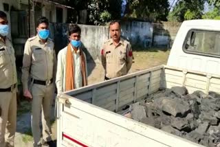 urga-police-arrested-an-accused-with-stolen-21-quintals-of-coal-in-jashpur
