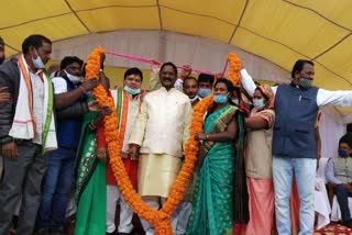 food-minister-amarjeet-bhagat-launches-paddy-procurement-center-in-jamjhor-village-of-jashpur