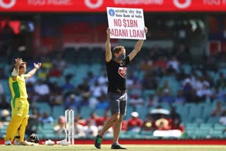 AUSvsIND: two protesters invaded the ground during Sydney ODI