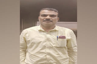 Telangana Police arrests SI SI arrested for demanding bribe Corruption cases in india Corruption charges against Telangana police காவல் உதவி ஆய்வாளர் கைது லஞ்சம் தெலங்கானா கோவிந்த்