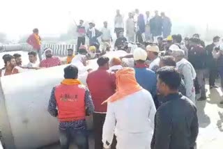 farmers protest at sirsa punjab border against agriculture laws